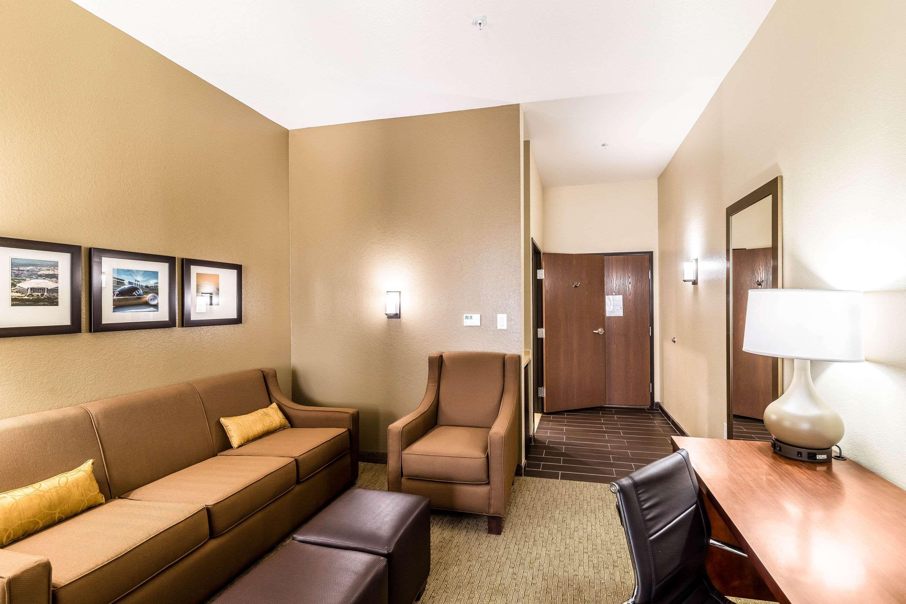 คอมฟอร์ต สวีท แกรนด์ แพรรี - อาร์ลิงตัน นอร์ท Hotel แกรนด์แพร์รี ภายนอก รูปภาพ